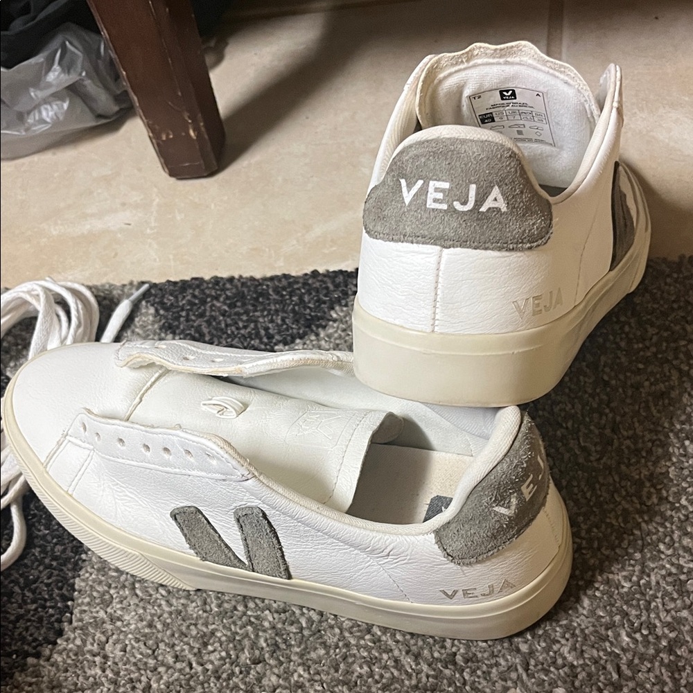 Campo Bicolor Leather Low-Top Sneakers - Picture 2 of 5